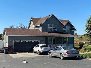 7153 Van Belle Rd, Sunnyside, WA 98944