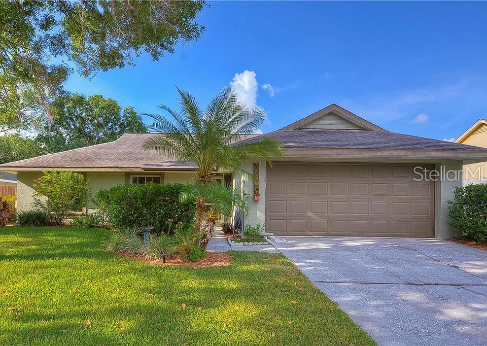 1st image of 15840 Country Lake Dr