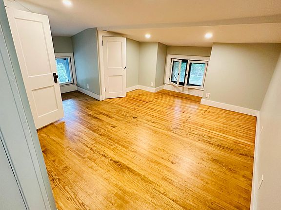 2nd image of 434 Cherry St SE #31