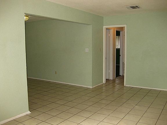 5th image of 1126 Bacliff Dr