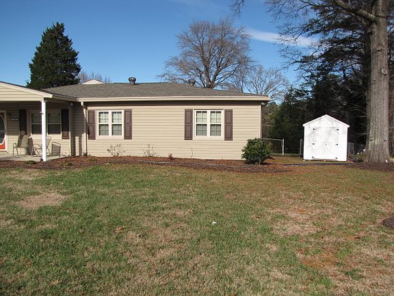 House w/outbuilding