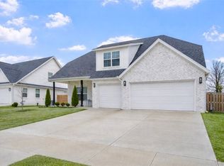1441 Padova Ave, Tontitown, AR 72762