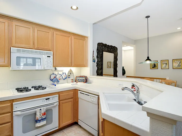 7505 Hazard Center Dr — Photo 13