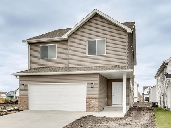 6826 Selkirk Dr S, Fargo, ND 58104