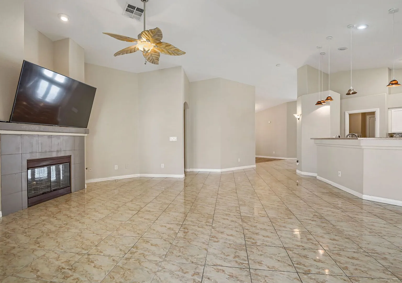 Stunning Aliante Home with 2 Primary Suites, Upgraded Yard & Solar! — Photo 4