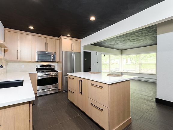 3rd image of 20 Brizse Ave