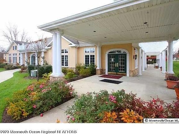 2nd image of 11 Hyacinth Ct