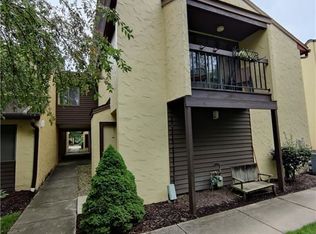 1072 Hampton Ridge Dr, Akron, OH 44313