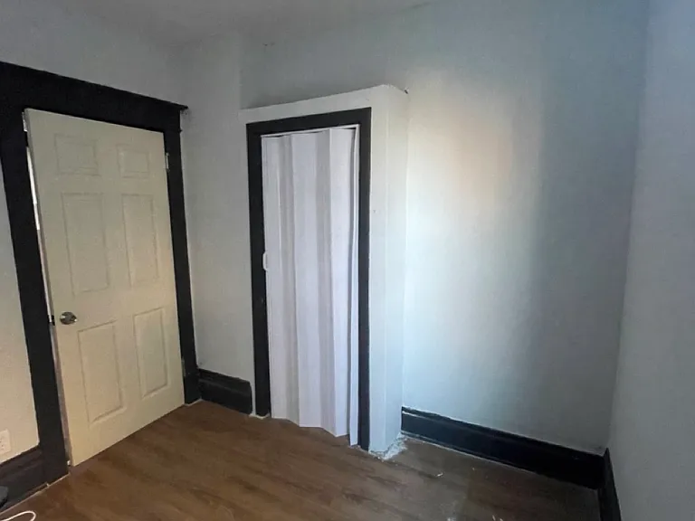 1209 N Main St — Photo 8