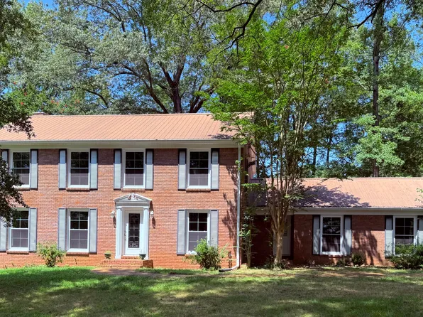 1108 S Pearl St, Iuka, MS 38852