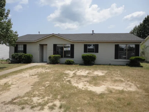 14200 Krestview Dr, Mabelvale, AR 72103