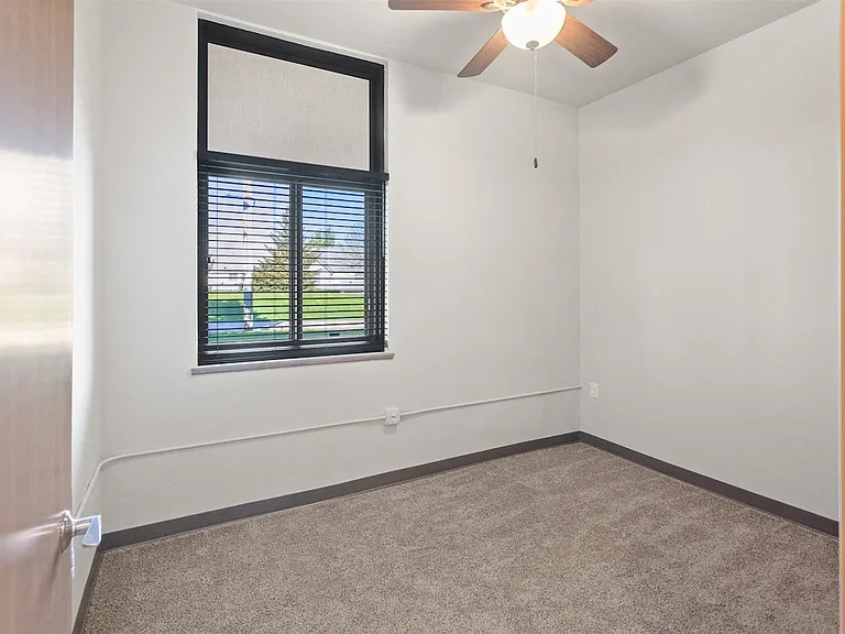 S75W17476 Janesville Rd — Photo 15