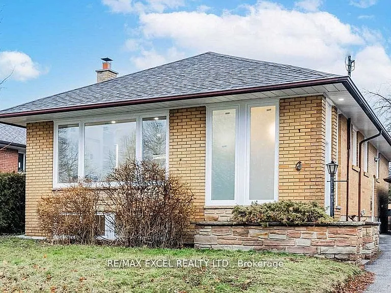 6 Glaive Dr #MAIN — Photo 3
