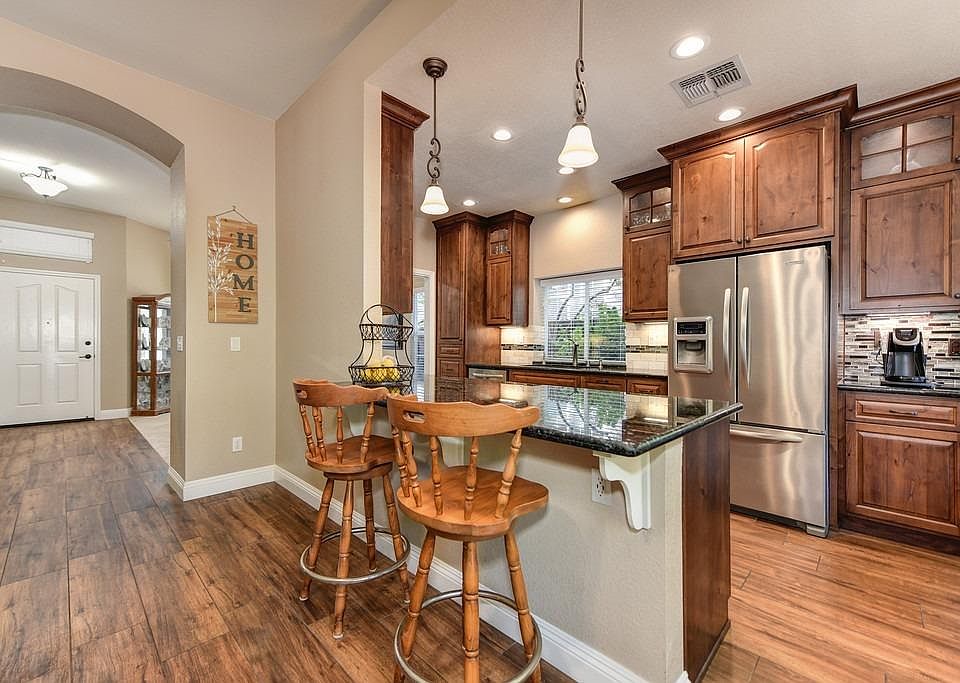 1st image of 174 Elkins Cir