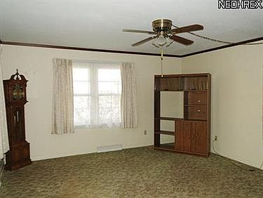 3rd image of 930 Miller Dr