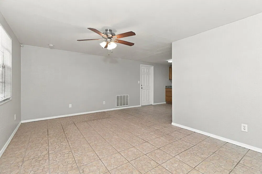 3 bed, 2.0 bath, 1176 sqft, $1,655 — Photo 4