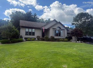 136 Country Walk Rd, Schenectady, NY 12306