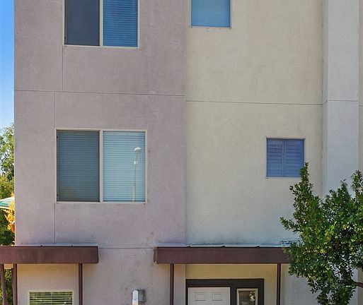 2nd image of 303 Citracado Pkwy Unit 1