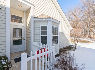304 Normandie Dr, Sugar Grove, IL 60554