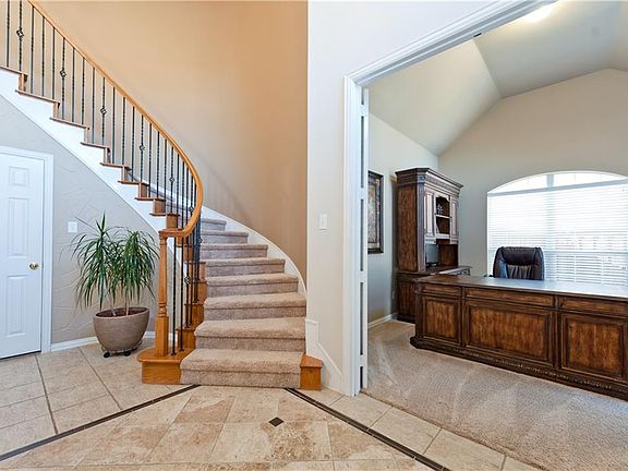 5th image of 613 Sante Fe Dr
