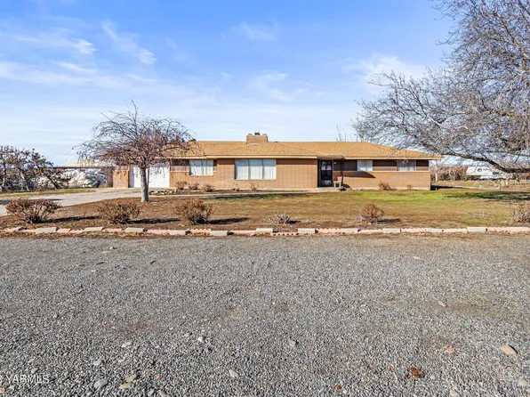 3570 Lateral B Rd, Wapato, WA 98951