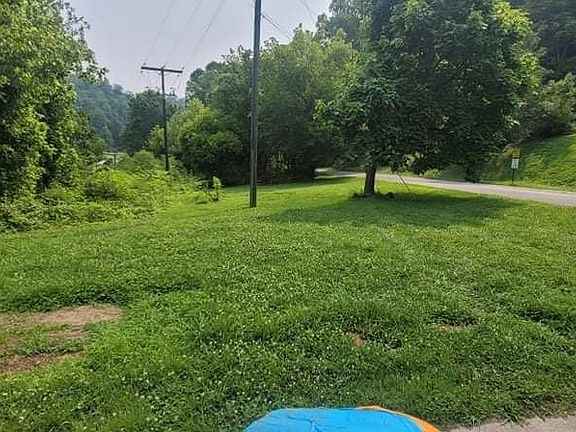 4th image of 109 Combs Dr