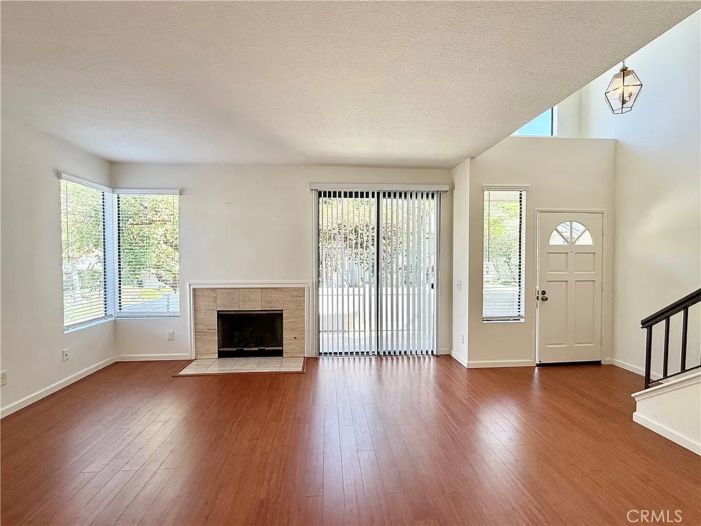 2 bed, 2.5 bath, 1526 sqft, $4,295 — Photo 3