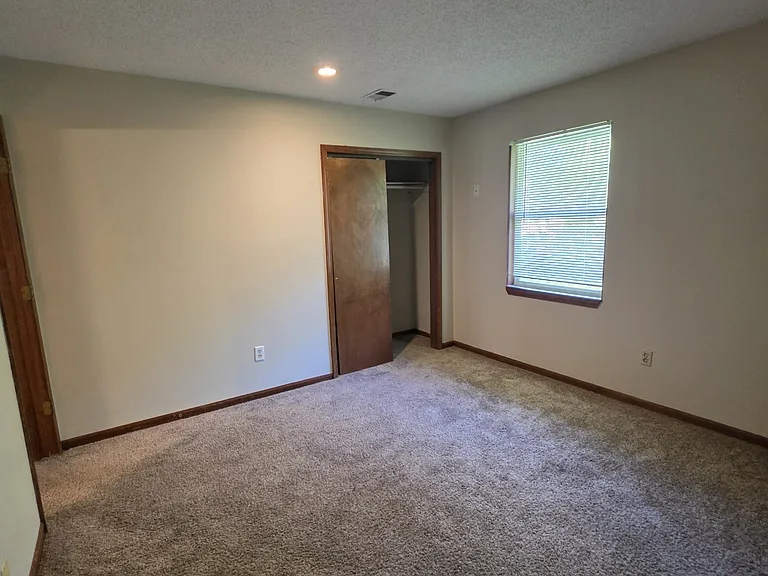 6833 N Mokane Ave — Photo 13
