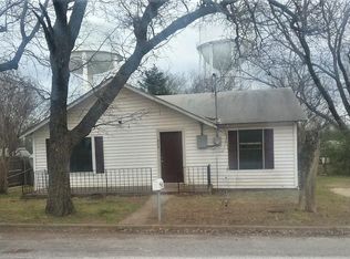 808 Lively St, Bowie, TX 76230