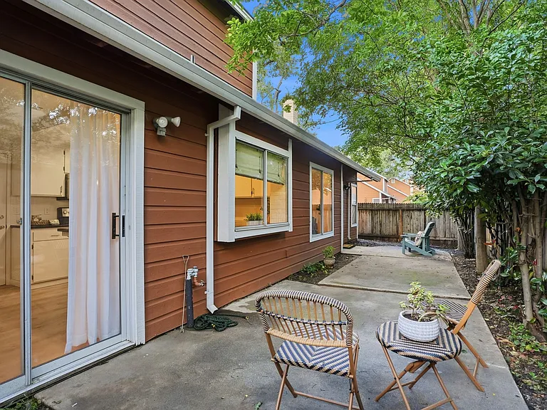 8 Coyle Creek Cir — Photo 28