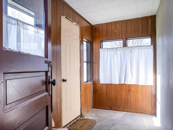 853 Paw Paw Ave, Benton Harbor, MI 49022