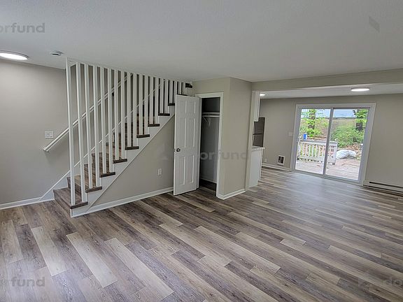 2nd image of 140 Columbus St