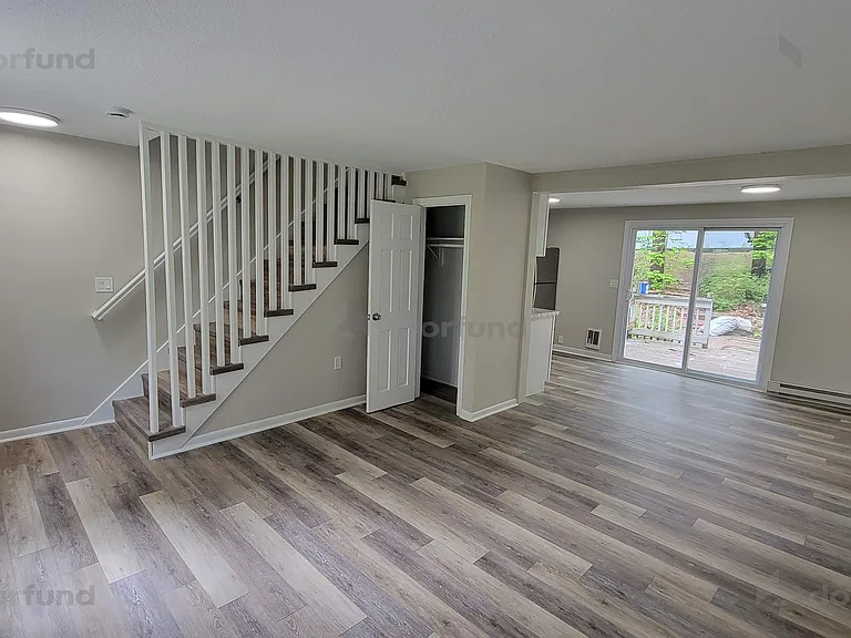 140 Columbus St — Photo 2