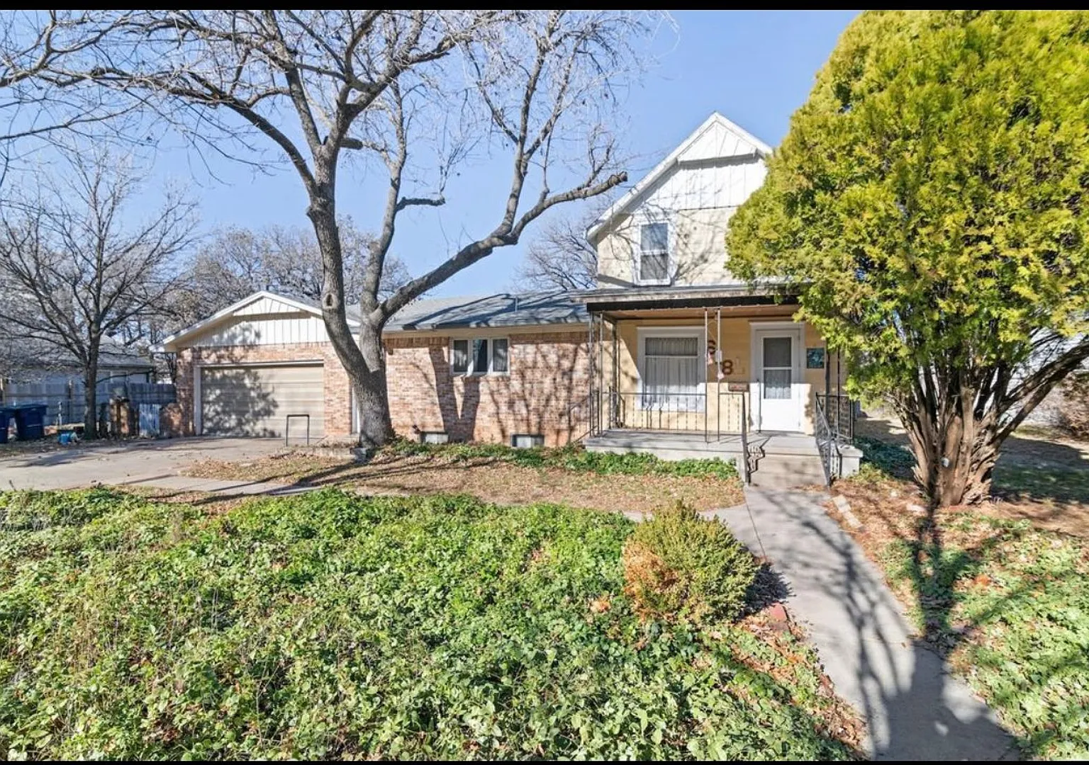 $1450 - 3 bed 2 bath - Single Family Home — Photo 1