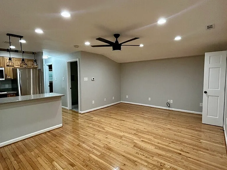265 Flynn Dr — Photo 3