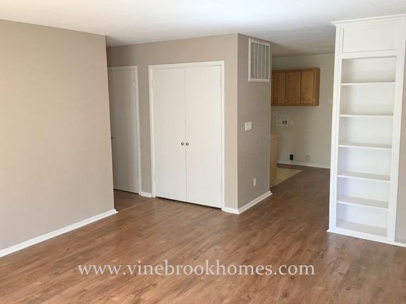 3rd image of 85 Brookhaven Dr