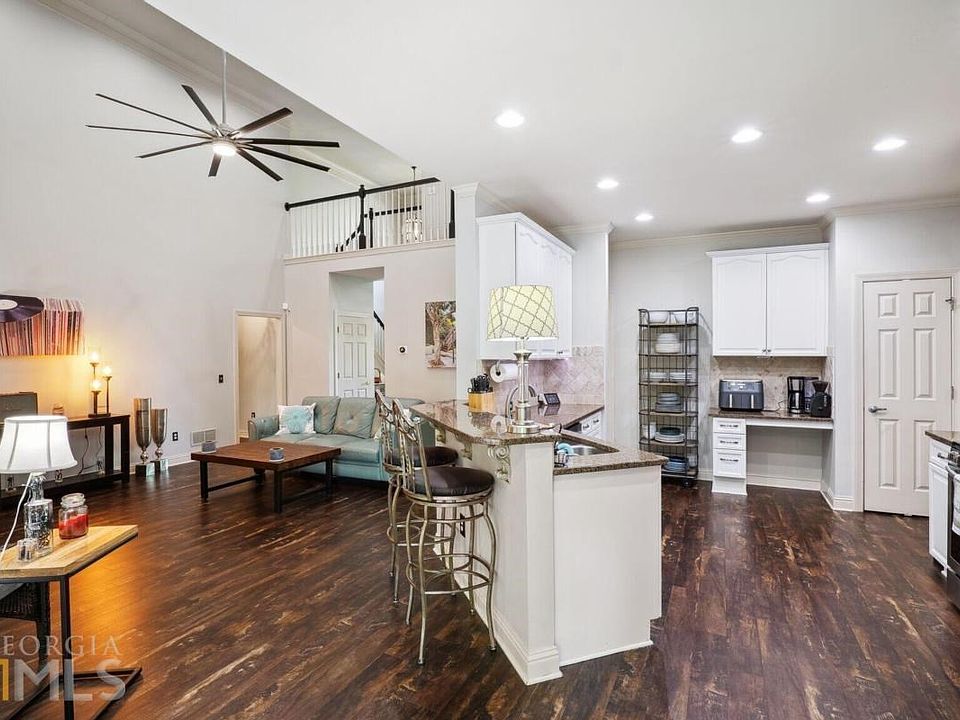 1st image of 4020 Hamby Oaks Dr