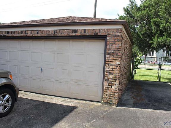 2nd image of 2203 Nixon Dr