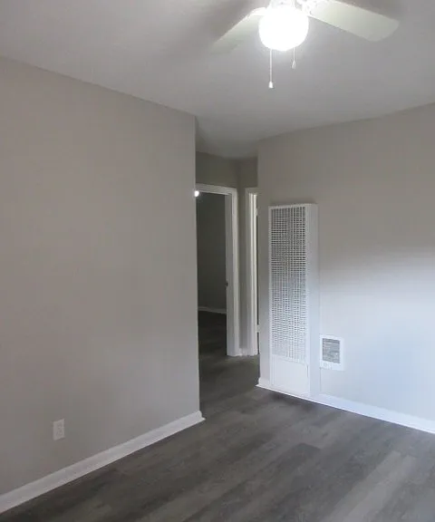784 Terminal Ct #4 — Photo 4