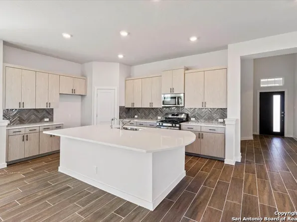 3165 Morlanga St, New Braunfels, TX 78130