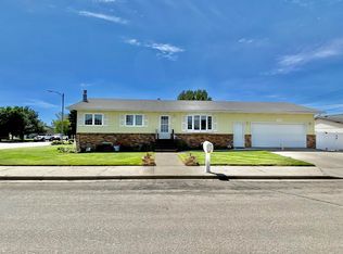 710 20th St E, Williston, ND 58801