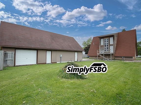 3rd image of 716 Oaklawn Ave