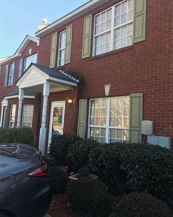 2nd image of 5535 Strathmoor Manor Cir