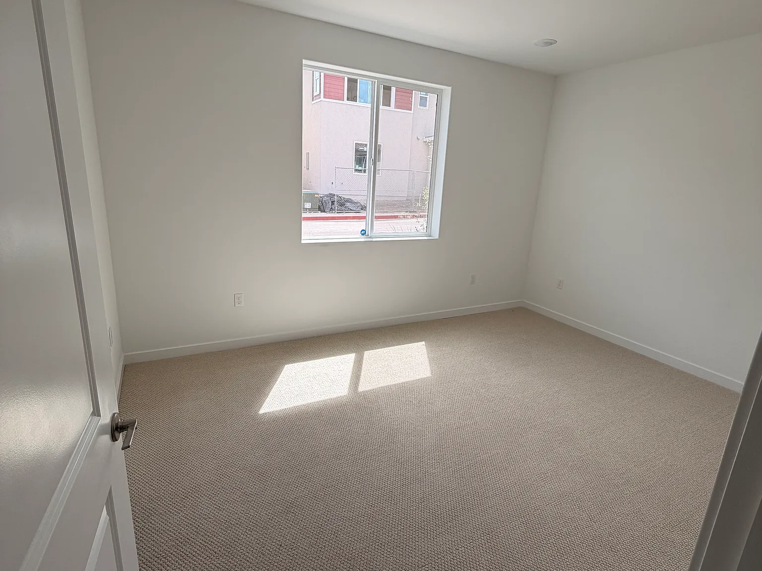 1 bed, 750 sqft, $2,500 — Photo 4