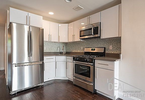 4th image of 2048 Pacific St #1