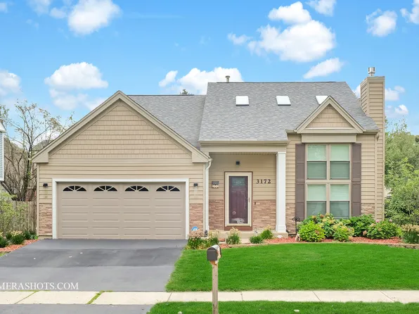 3172 Village Green Dr, Aurora, IL 60504