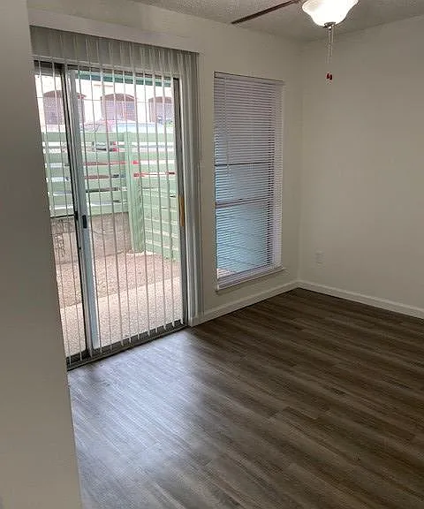 The Oaks Apartments — Photo 47