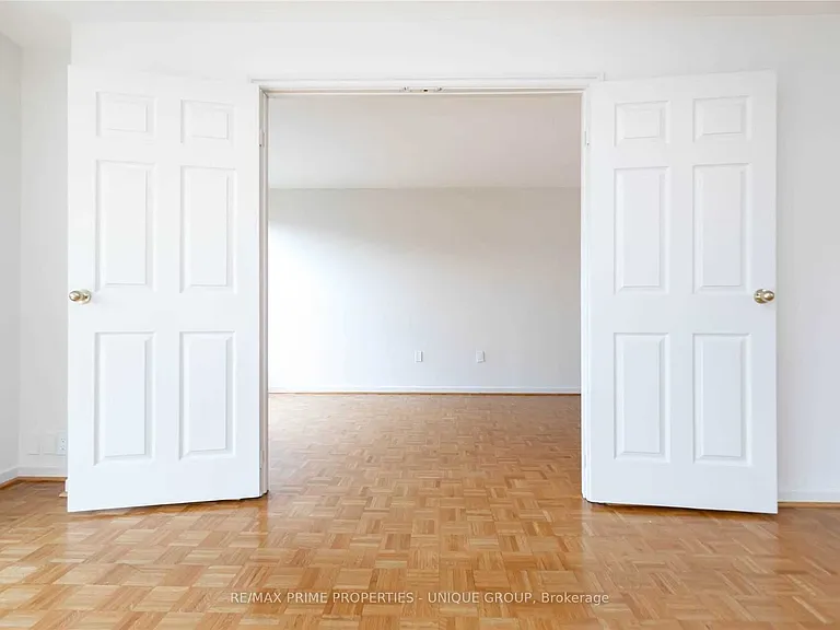 80 Front St E #715 — Photo 12