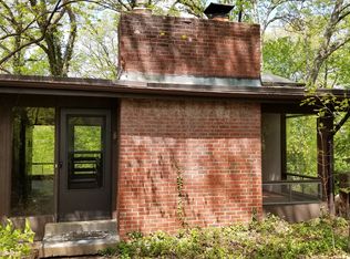 1905 N Signal Hills Dr, Saint Louis, MO