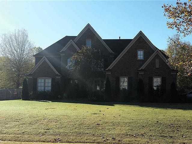 1st image of 625 Woodsedge Dr